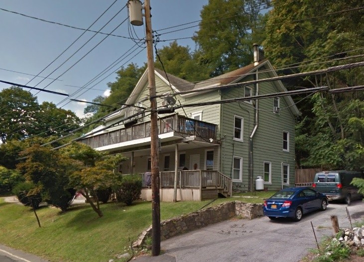 470 E Main St in Jefferson Valley, NY - Building Photo