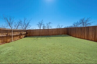 4933-5015 Villas Dr in Sanger, TX - Building Photo - Building Photo