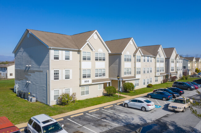 Willow Chase Apartments in New Castle, DE - Foto de edificio - Building Photo