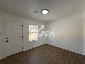 4907 Stoneleigh Dr in San Antonio, TX - Foto de edificio - Building Photo