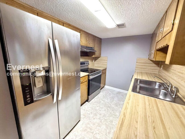 2225 Cheshire Dr in Birmingham, AL - Building Photo - Building Photo