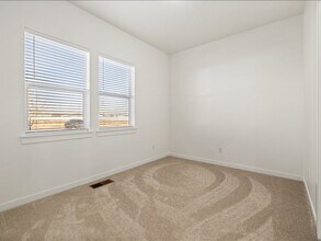 1523 W Switchgrass Ct in Meridian, ID - Foto de edificio - Building Photo