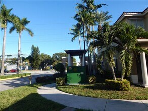 8810 W Flagler St in Miami, FL - Building Photo - Building Photo