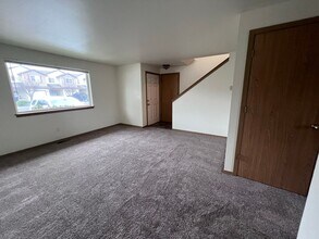 804 Westview Rd-Unit -806 in Sedro Woolley, WA - Building Photo - Building Photo