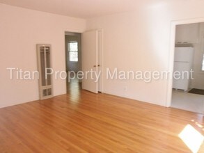 2320 G St-Unit -5 in Sacramento, CA - Building Photo - Building Photo