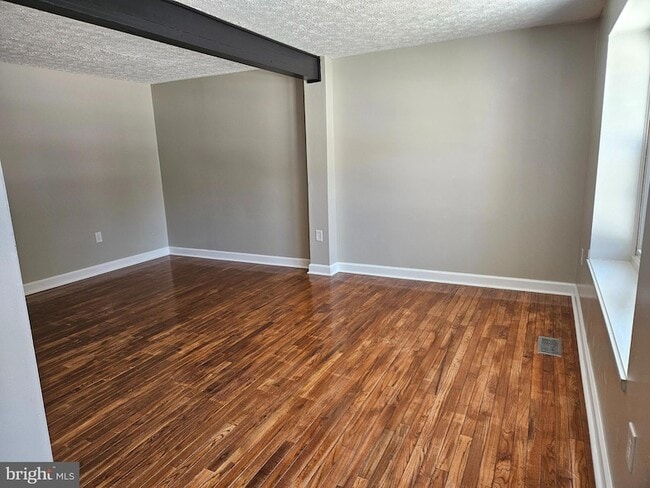 10717 Glen Hannah Dr in Laurel, MD - Foto de edificio - Building Photo