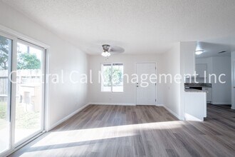 4621 Auburn St in Bakersfield, CA - Building Photo - Building Photo