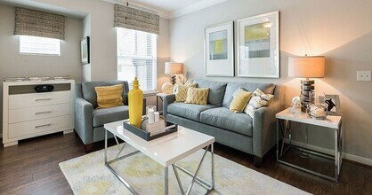 2701 Dunvale Rd in Houston, TX - Foto de edificio - Building Photo