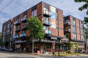 1601 N 45th St in Seattle, WA - Building Photo