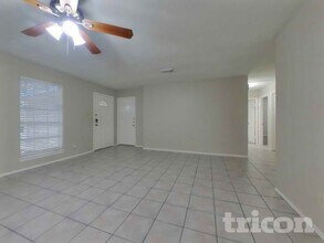 4615 Tealgate Dr in Spring, TX - Building Photo - Building Photo