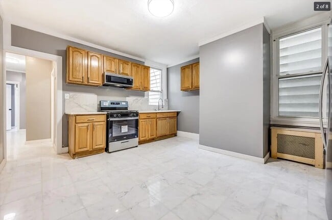 813 Mount Prospect Ave, Unit #1