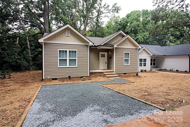 property at 2634 Kenhill Dr