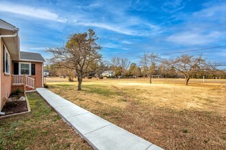 000A River Rd in Petersburg, VA - Building Photo - Building Photo