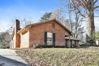 5211 Bayberry Ln in Greensboro, NC - Building Photo - Building Photo