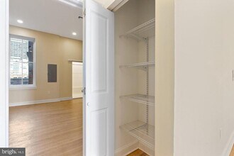 2029 Walnut St in Philadelphia, PA - Building Photo - Building Photo