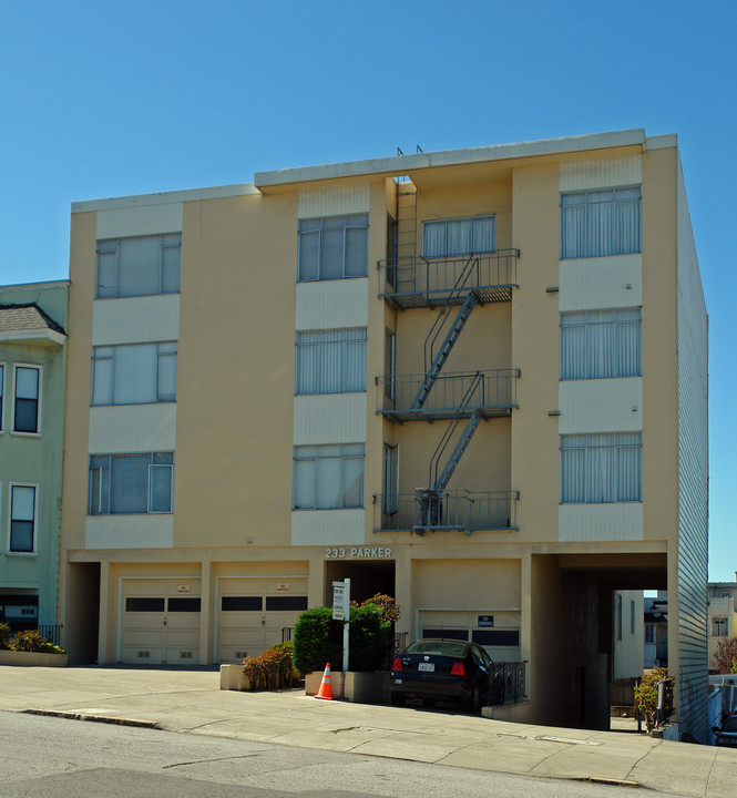 233 Parker Ave in San Francisco, CA - Building Photo