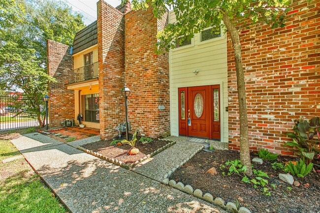 1255 Blalock Rd in Houston, TX - Building Photo - Building Photo