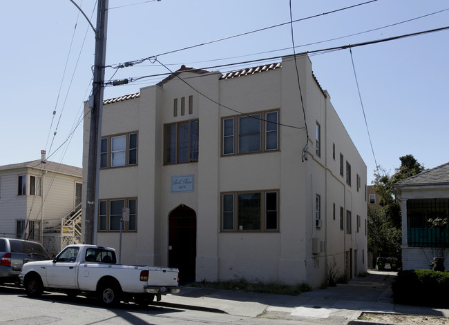 1473 E 33rd St in Oakland, CA - Foto de edificio - Building Photo