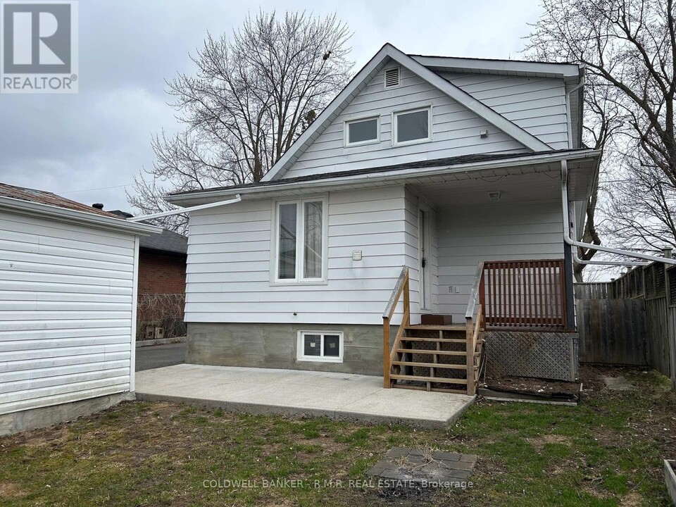 303-303 Muriel Ave in Oshawa, ON - Building Photo