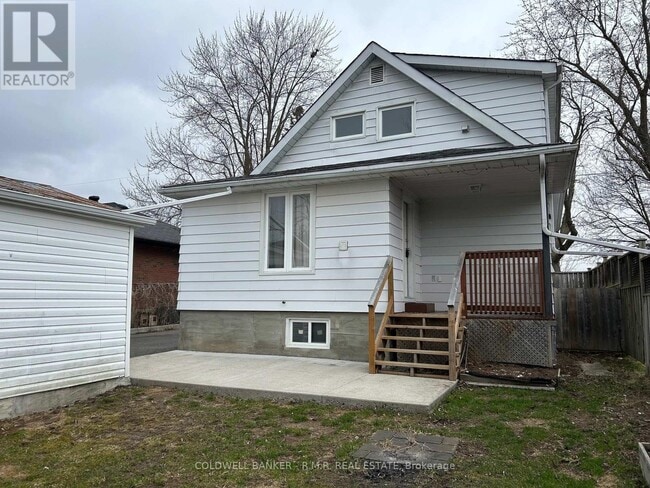 303-303 Muriel Ave
