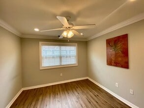 400 Adams Way in Sayville, NY - Building Photo - Building Photo
