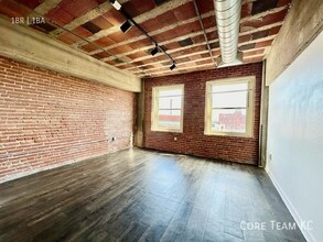 204 Walnut St in Kansas City, MO - Building Photo - Building Photo
