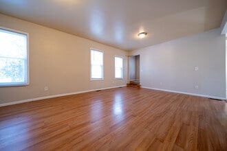 1097 24th Ave SE in Minneapolis, MN - Building Photo - Building Photo