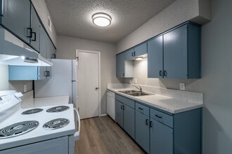 The Village Apartments in Broken Arrow, OK - Foto de edificio - Interior Photo