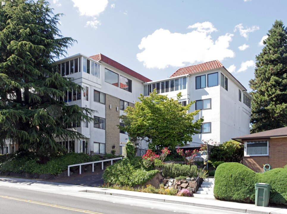 Terra Apartments in Seattle, WA - Building Photo