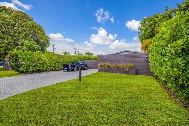 707 NE 22nd Dr in Wilton Manors, FL - Foto de edificio - Building Photo