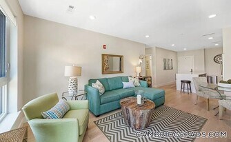 1975 Massachusetts Ave in Cambridge, MA - Building Photo