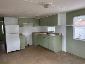 10720 54th Ave N in St. Petersburg, FL - Building Photo - Building Photo