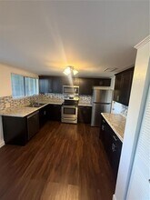 5224 Gate Lake Rd in Tamarac, FL - Building Photo - Building Photo