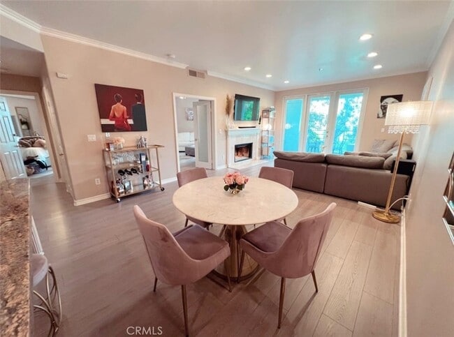 2233 Martin, Unit 207 in Irvine, CA - Building Photo - Building Photo