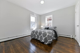 21 Rowell St, Unit 3 in Boston, MA - Building Photo - Building Photo