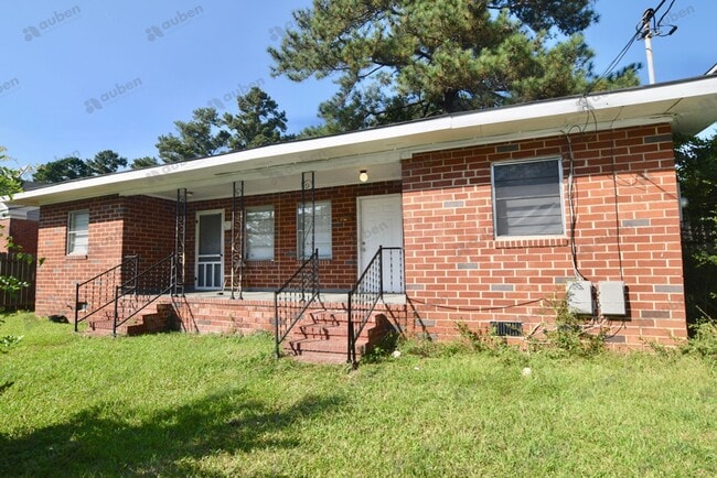 property at 2165 1/2 Telfair St