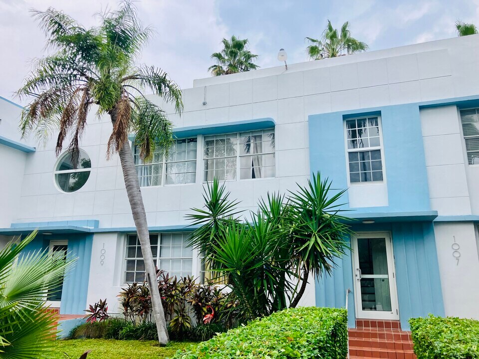1007 Meridian Ave, Unit 10 in Miami Beach, FL - Foto de edificio