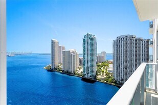 300 S Biscayne Blvd, Unit T2414 in Miami, FL - Building Photo