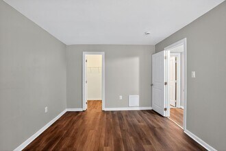 3105 Naylor Rd SE in Washington, DC - Building Photo - Building Photo