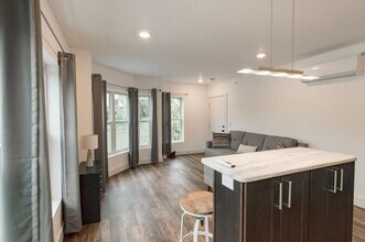 707 E Seneca St. in Ithaca, NY - Building Photo - Interior Photo
