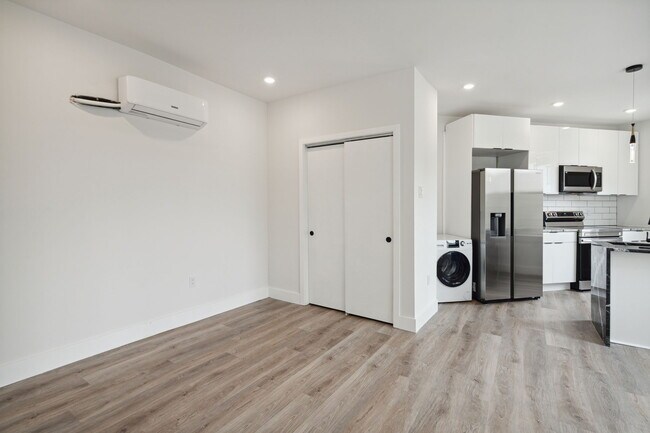 1801 Poplar St, Unit 1 in Philadelphia, PA - Building Photo - Building Photo