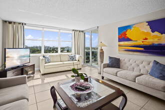 3015 N Ocean Blvd, Unit 7k in Fort Lauderdale, FL - Foto de edificio - Building Photo