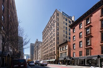 944-952 Lexington Ave in New York, NY - Building Photo - Building Photo