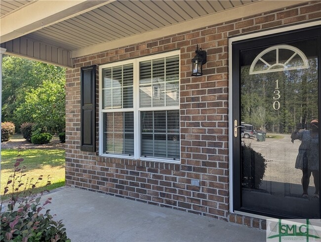 property at 130 Lakeview Commons Dr
