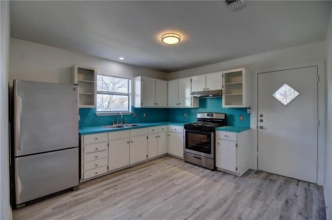 2717 Santa Rosa St in Austin, TX - Building Photo - Building Photo
