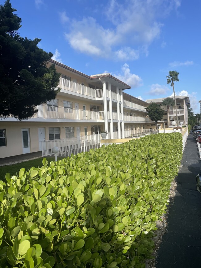 Meridian Apartments in Fort Lauderdale, FL - Foto de edificio - Building Photo