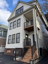 87 Prince Albert Rd in Dartmouth, NS - Building Photo