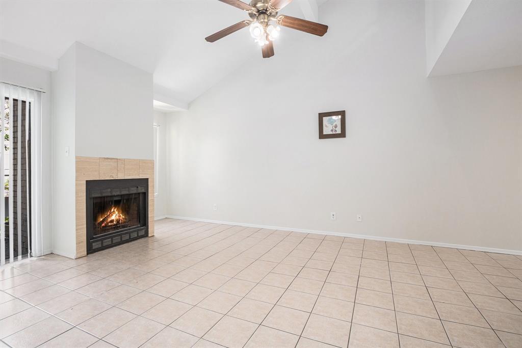 10811 Richmond Ave. in Houston, TX - Building Photo