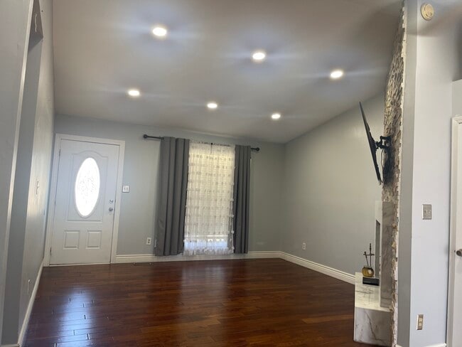563 Summit Hills Dr in Fenton, MO - Foto de edificio - Building Photo
