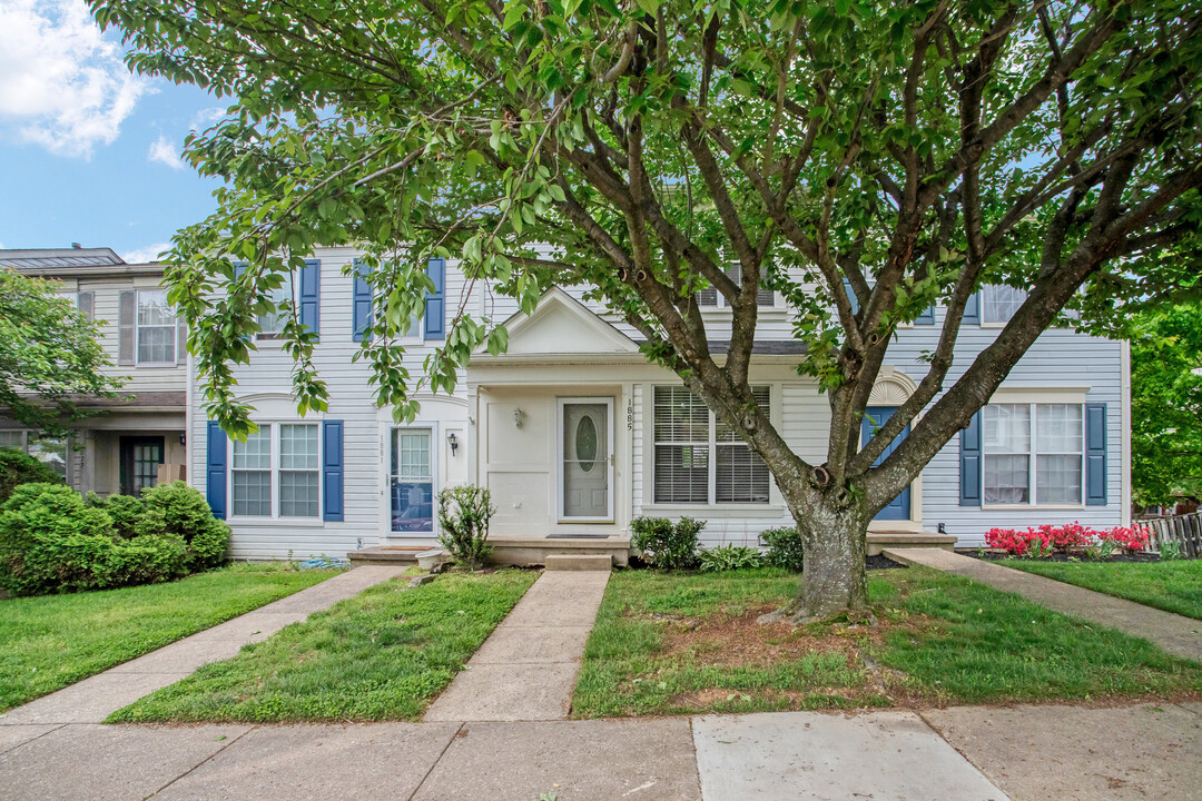 1885 Beegee Ct in Woodbridge, VA - Building Photo